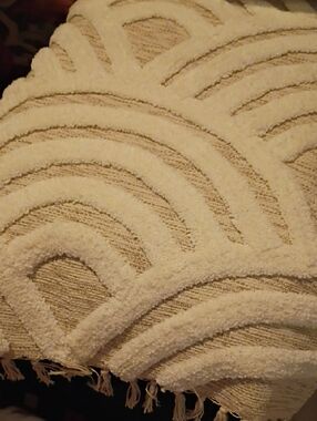 Cream Textured Arc-Pattern Bath Mat - Soft Absorbent Plush